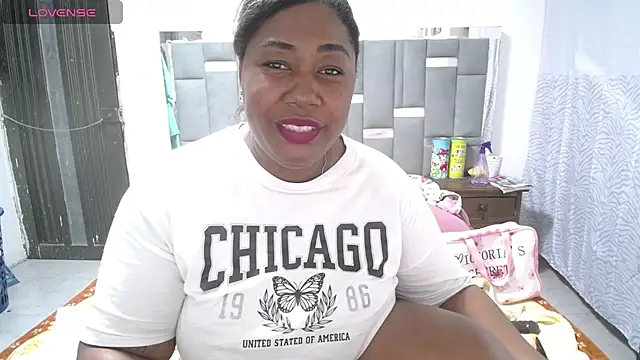 Snapshot of thickebonymilfF chatting on 01-31-25, 04:25 thickebonymilfF online show from 01-31-25, 04:25