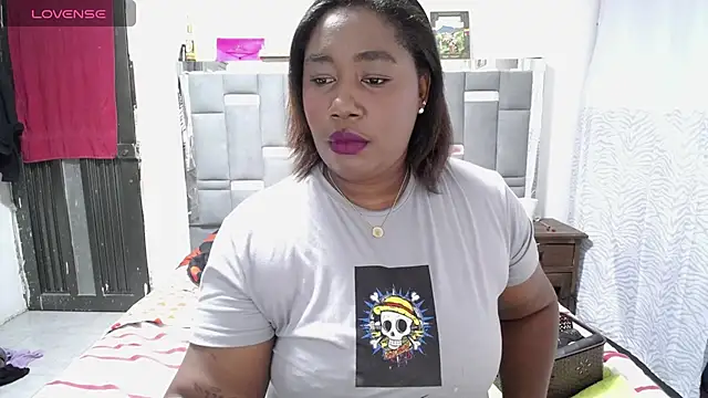 Snapshot of thickebonymilfF chatting on 09-11-25, 04:34 thickebonymilfF online show from 09-11-25, 04:34