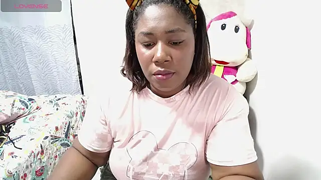 Snapshot of thickebonymilfF chatting on 10-11-25, 02:23 thickebonymilfF online show from 10-11-25, 02:23
