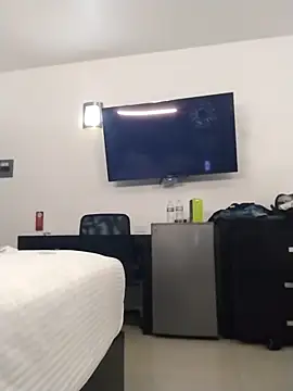 Snapshot of Renooo04 chatting on 02-22-26, 01:52 Renooo04 online show from 02-22-26, 01:52