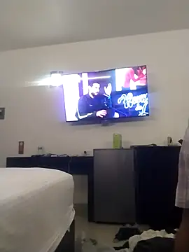 Snapshot of Renooo04 chatting on 02-18-26, 07:49 Renooo04 online show from 02-18-26, 07:49