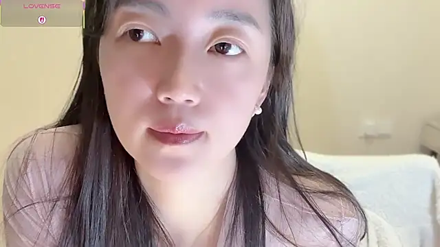 A-xena online show from 12-19-25, 03:03