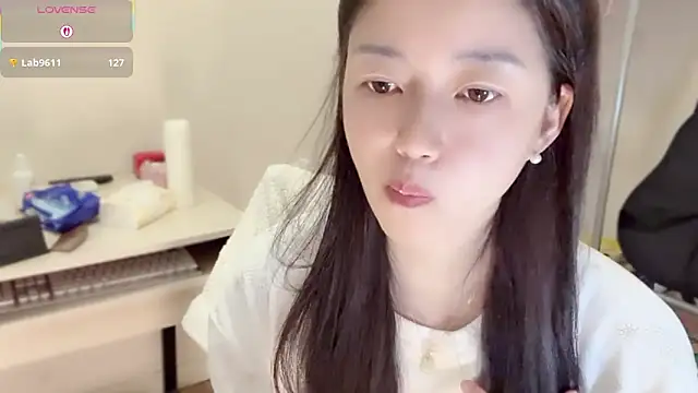 A-xena online show from 11-23-25, 02:21