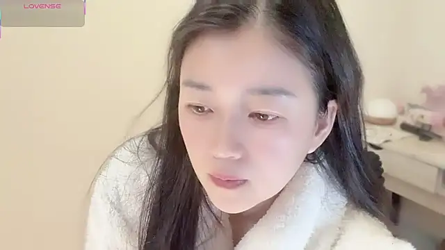 A-xena online show from 12-16-25, 02:27