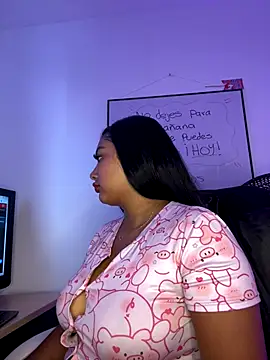 Snapshot of NatashaBrown12 chatting on 10-17-25, 03:47 NatashaBrown12 online show from 10-17-25, 03:47