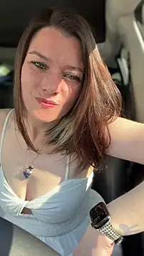 LadyLena1 online show from 05-01-26, 12:04