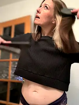 LadyLena1 online show from 11-01-25, 06:13