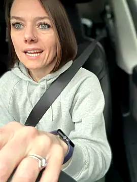 LadyLena1 online show from 12-18-25, 09:07