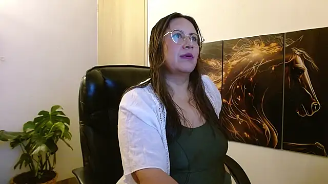 amalia brunette online show from 04-14-26, 11:21