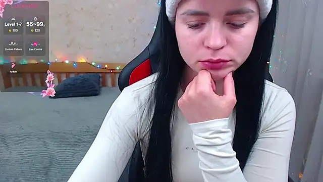 JuicyJess online show from 12-19-25, 08:55