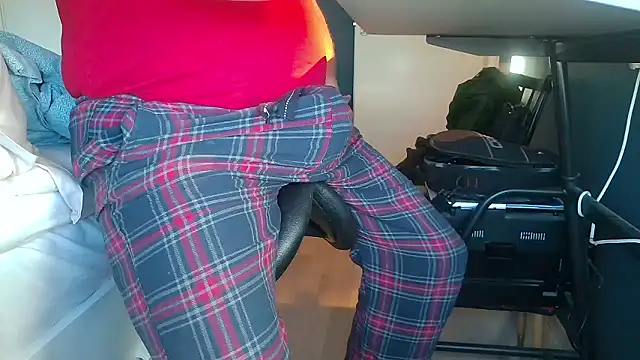 dutch-horny-daddy online show from 01-08-26, 11:49