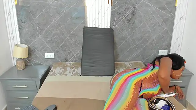 Snapshot of SaoryWills chatting on 12-14-24, 12:01 SaoryWills online show from 12-14-24, 12:01