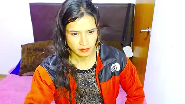 Queen camila online show from 01-14-25, 10:17