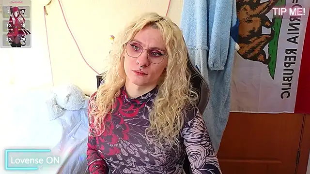 Snapshot of Lori_Myaf chatting on 04-22-26, 02:35 Lori Myaf online show from 04-22-26, 02:35