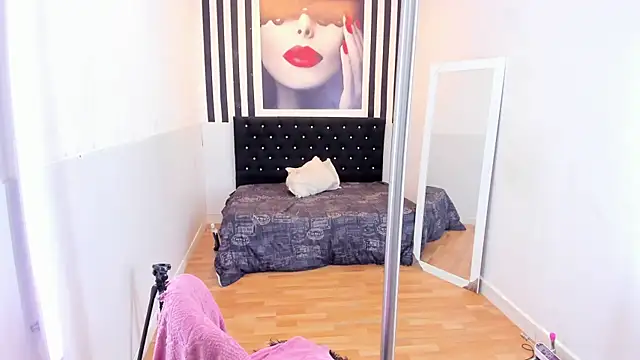 Shanelle   online show from 09-22-25, 01:50