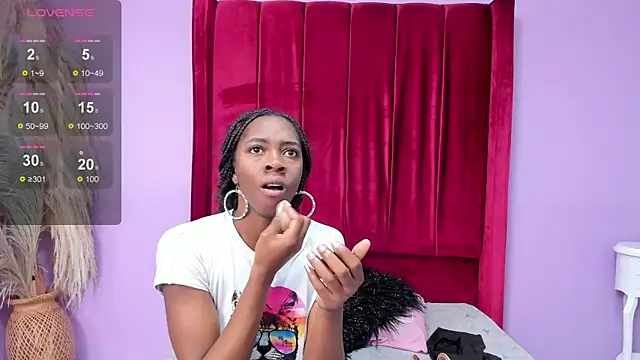 Shanelle   online show from 11-20-25, 01:45