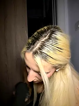 Ella Charm online show from 10-04-25, 05:14