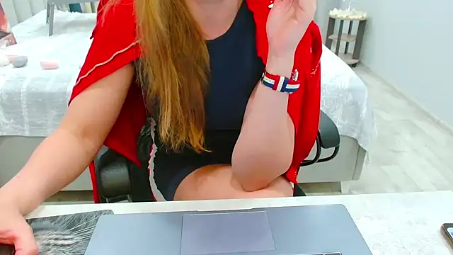 EveLove33 online show from 05-13-26, 02:24