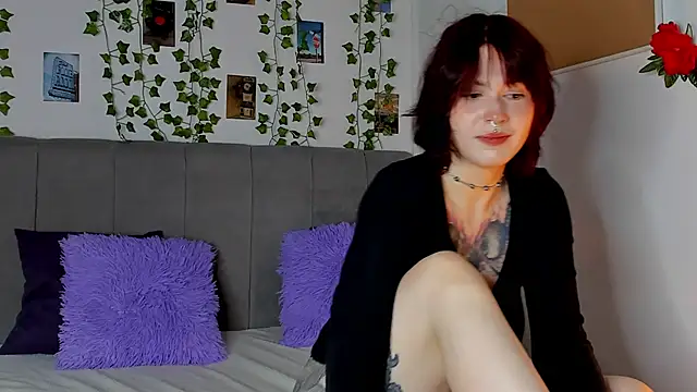 miss Lizzy online show from 03-06-26, 01:22