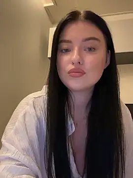 Snapshot of Angela_Fosterr chatting on 09-28-25, 04:25 Angela Fosterr online show from 09-28-25, 04:25