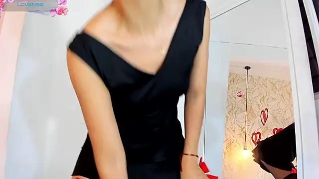 BRITANY WELLS  online show from 03-05-26, 12:35