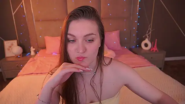 Snapshot of EmmyCharmm chatting on 02-04-26, 06:52 EmmyCharmm online show from 02-04-26, 06:52