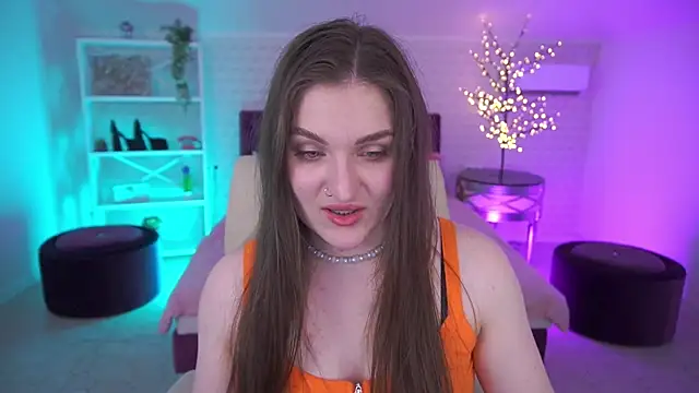 EmmyCharmm online show from 05-20-26, 05:26