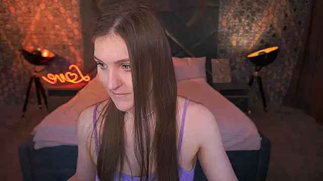 Snapshot of EmmyCharmm chatting on 11-05-25, 07:00 EmmyCharmm online show from 11-05-25, 07:00