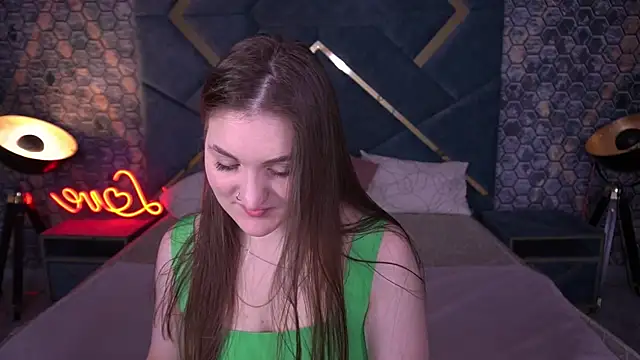 Snapshot of EmmyCharmm chatting on 02-25-26, 07:08 EmmyCharmm online show from 02-25-26, 07:08