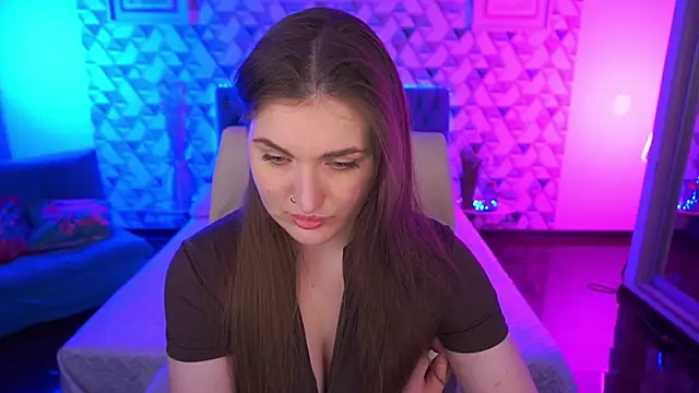 EmmyCharmm online show from 04-29-26, 05:55