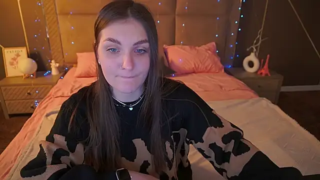 Snapshot of EmmyCharmm chatting on 02-09-26, 06:44 EmmyCharmm online show from 02-09-26, 06:44