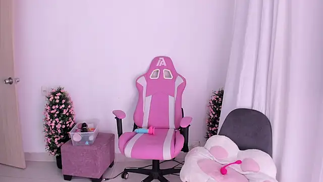 keissy rincon  online show from 11-28-25, 04:12