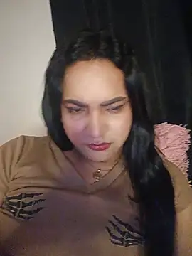 Snapshot of Andrys_ chatting on 06-27-26, 04:29 Andrys online show from 06-27-26, 04:29