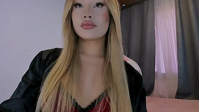 Keendall   online show from 10-24-25, 02:38