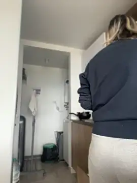 Ameellie online show from 04-14-26, 04:34