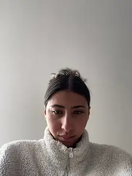 Snapshot of Ameellie chatting on 05-17-26, 03:56 Ameellie online show from 05-17-26, 03:56