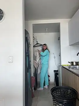 Ameellie online show from 10-25-25, 04:07