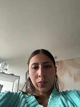 Snapshot of Ameellie chatting on 04-30-26, 02:46 Ameellie online show from 04-30-26, 02:46