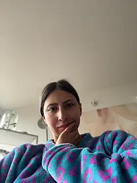 Snapshot of Ameellie chatting on 04-19-26, 01:45 Ameellie online show from 04-19-26, 01:45