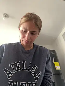 Ameellie online show from 06-12-26, 03:54
