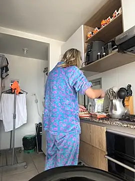 Ameellie online show from 09-18-25, 04:21