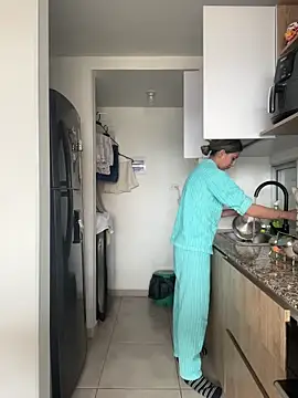 Ameellie online show from 10-24-25, 03:55