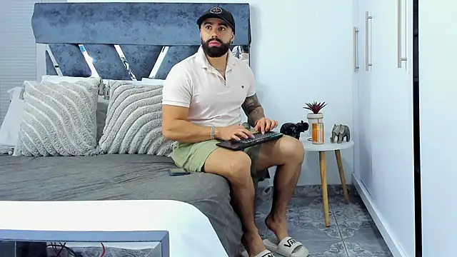 Zack Froone online show from 12-04-25, 02:49