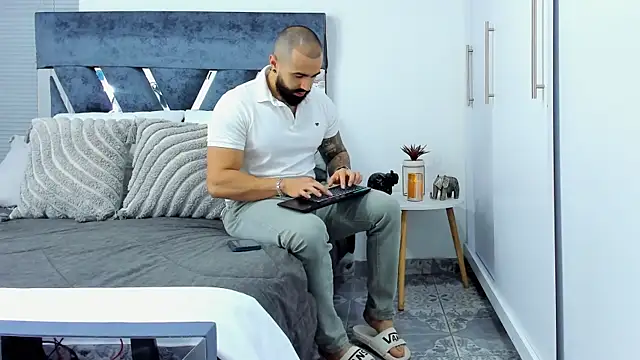 Zack Froone online show from 12-01-25, 12:28