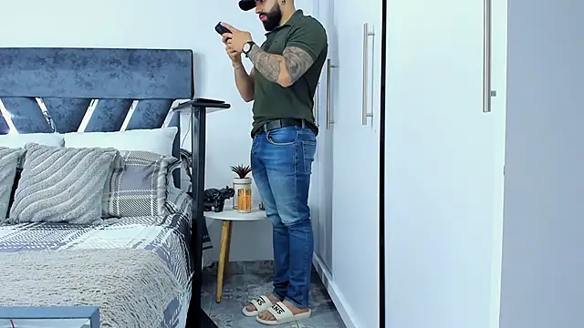 Zack Froone online show from 11-27-25, 12:38