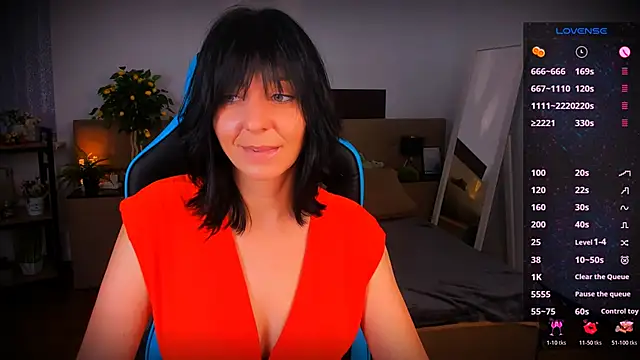  Kelly   online show from 11-17-25, 01:04