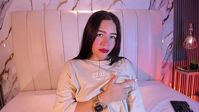 SaraRiley online show from 04-11-26, 11:08