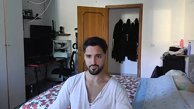Snapshot of Alexox02 chatting on 10-09-25, 10:49 Alexox02 online show from 10-09-25, 10:49