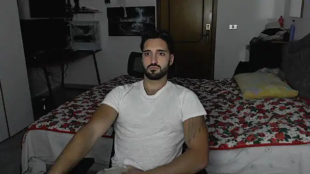 Snapshot of Alexox02 chatting on 10-13-25, 05:58 Alexox02 online show from 10-13-25, 05:58