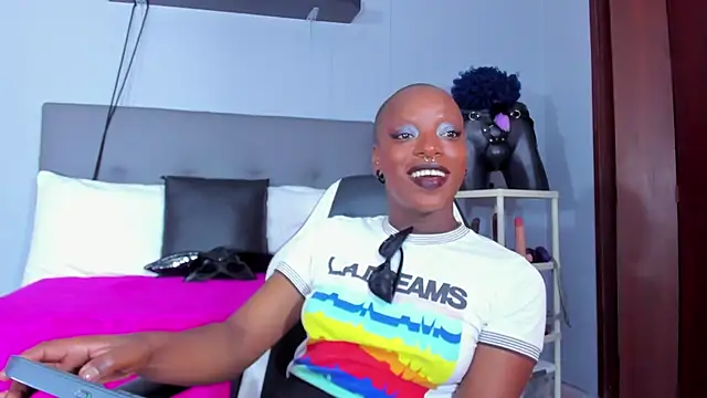 Coco Kiss online show from 04-13-26, 07:07